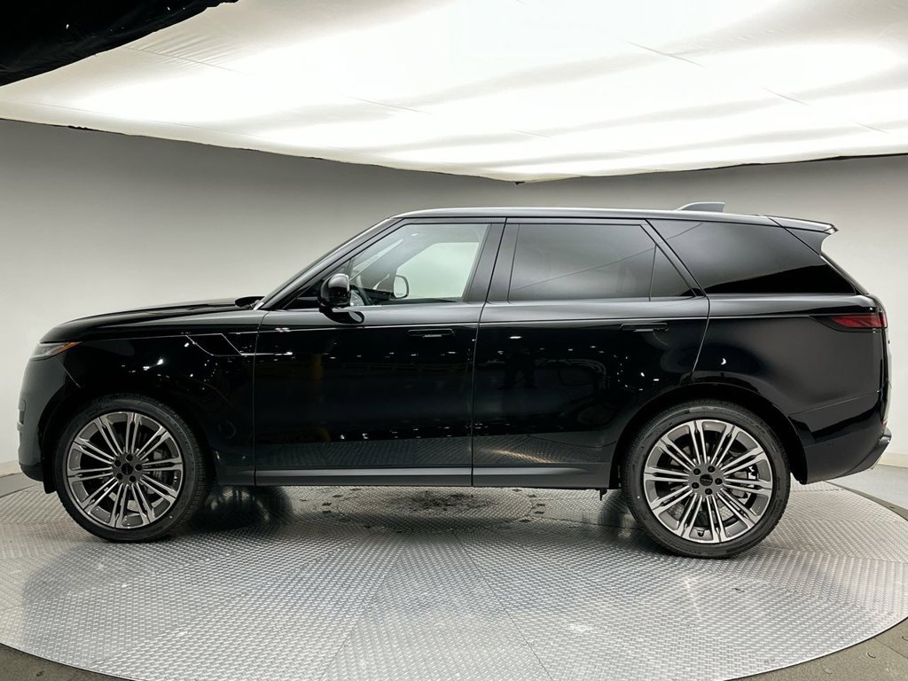 New 2027 Santorini Black Land Rover SE image 2