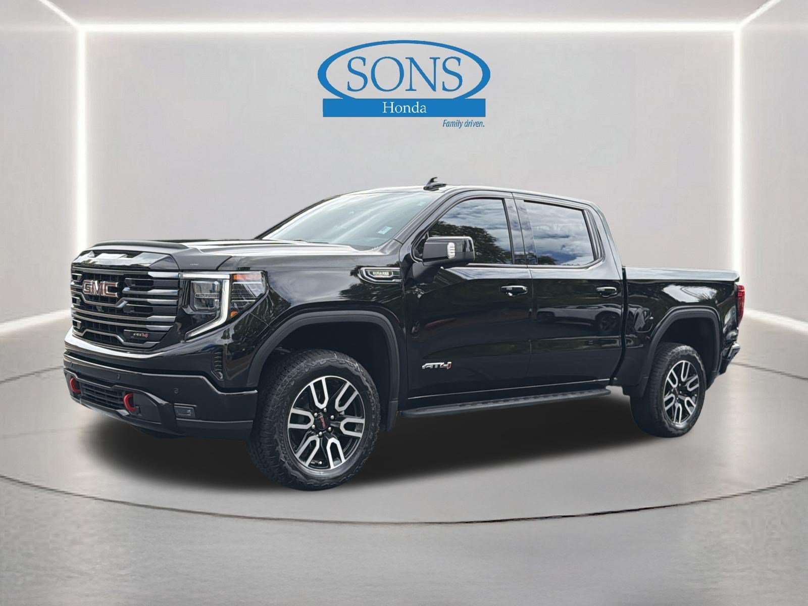 Used 2025 Onyx Black GMC AT4 image 21
