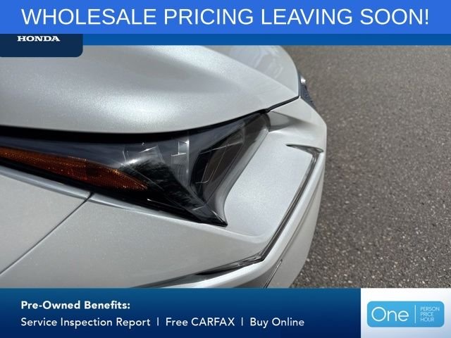 Used 2020 White Pearl Lexus 300h image 4