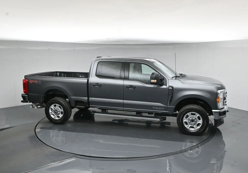 New 2026 Carbonized Gray Metallic Ford XLT image 52