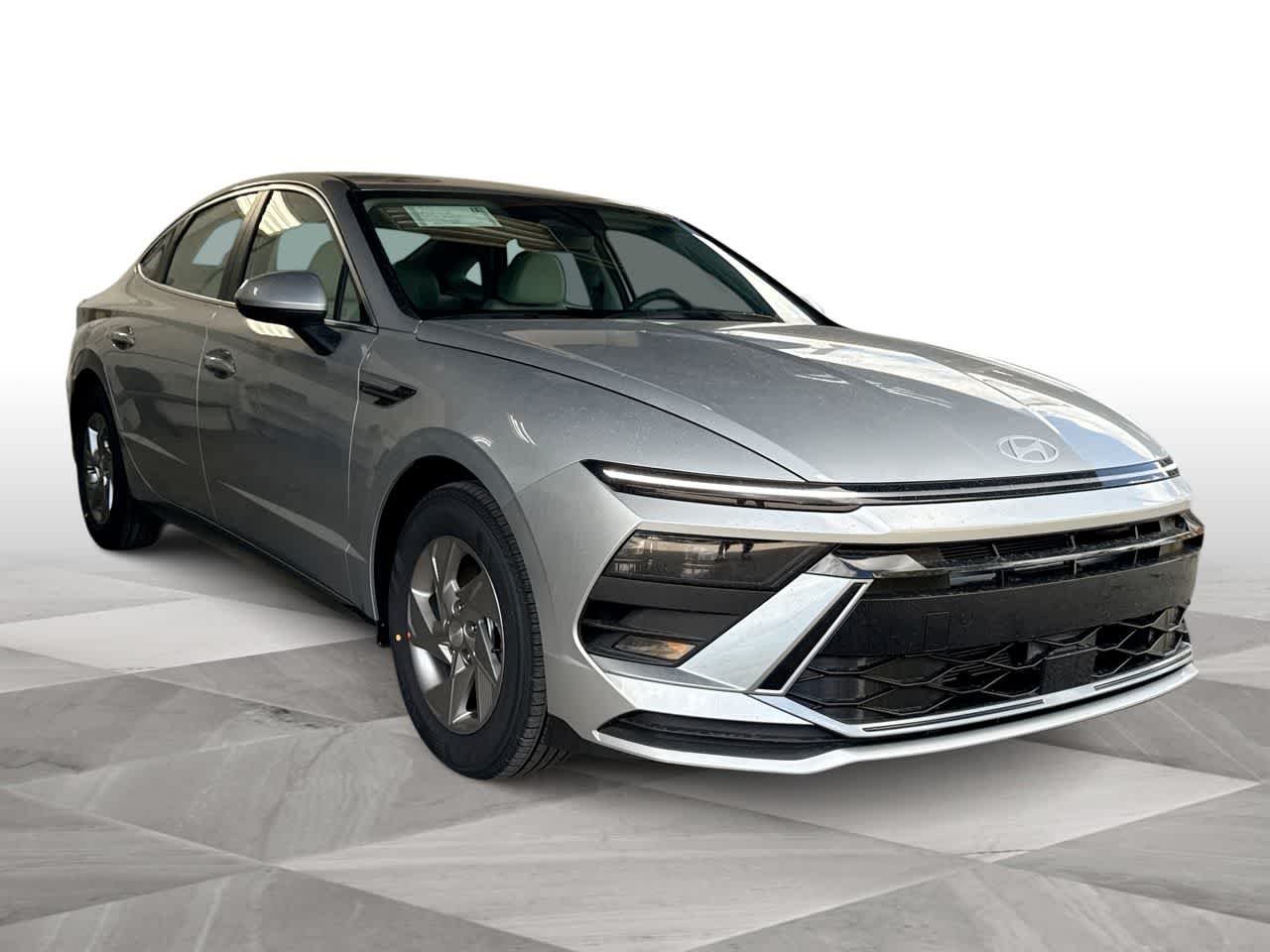 New 2026 Aero Silver Hyundai SE image 2