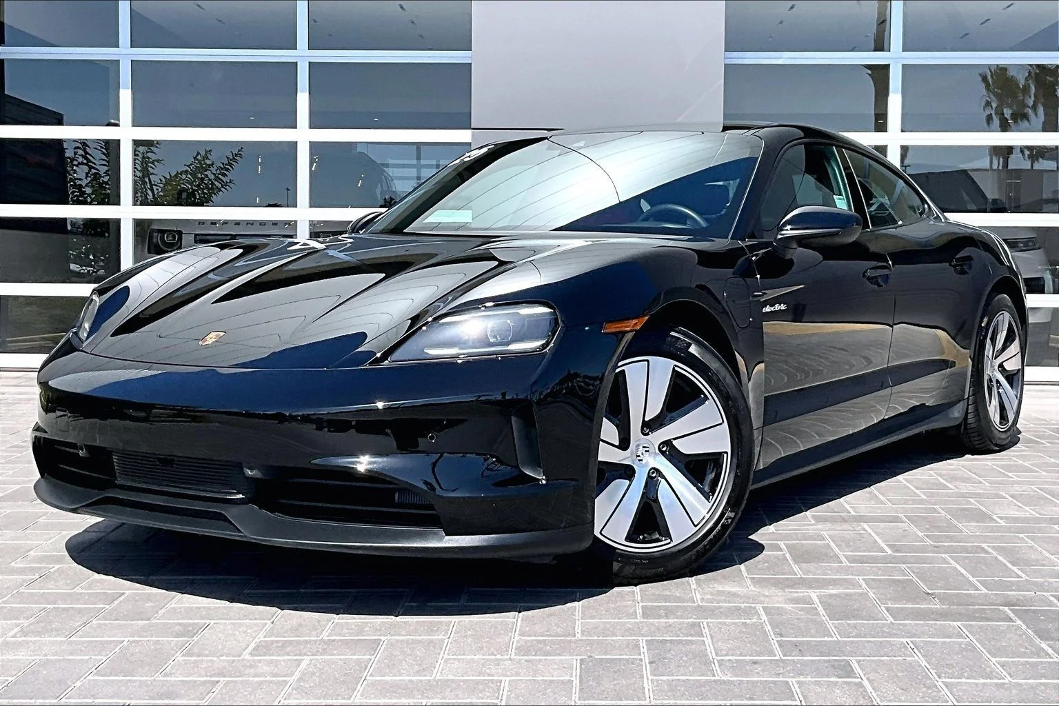 2025 Porsche Taycan -'s photo