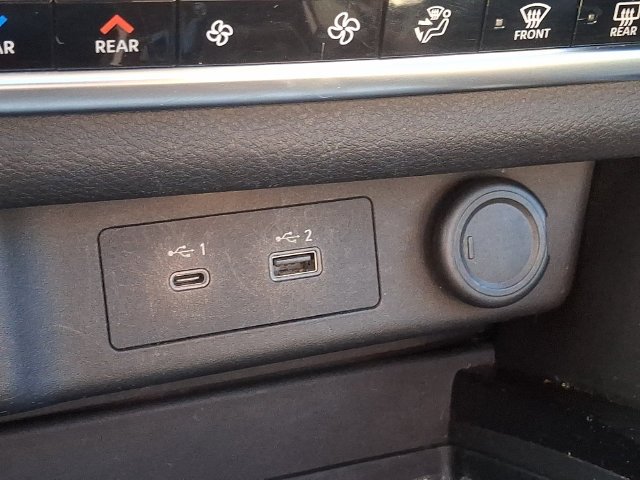 Used 2021 Gray Nissan SL image 27