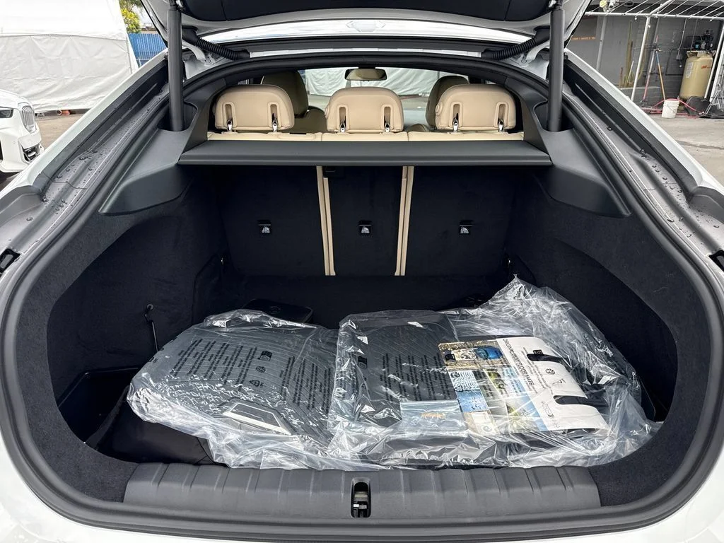 New 2026 White BMW eDrive40 image 16