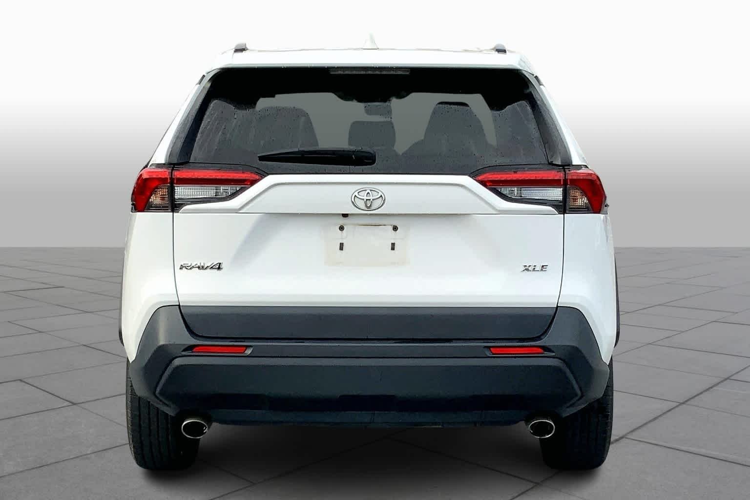 Used 2021 Super White Toyota XLE image 5