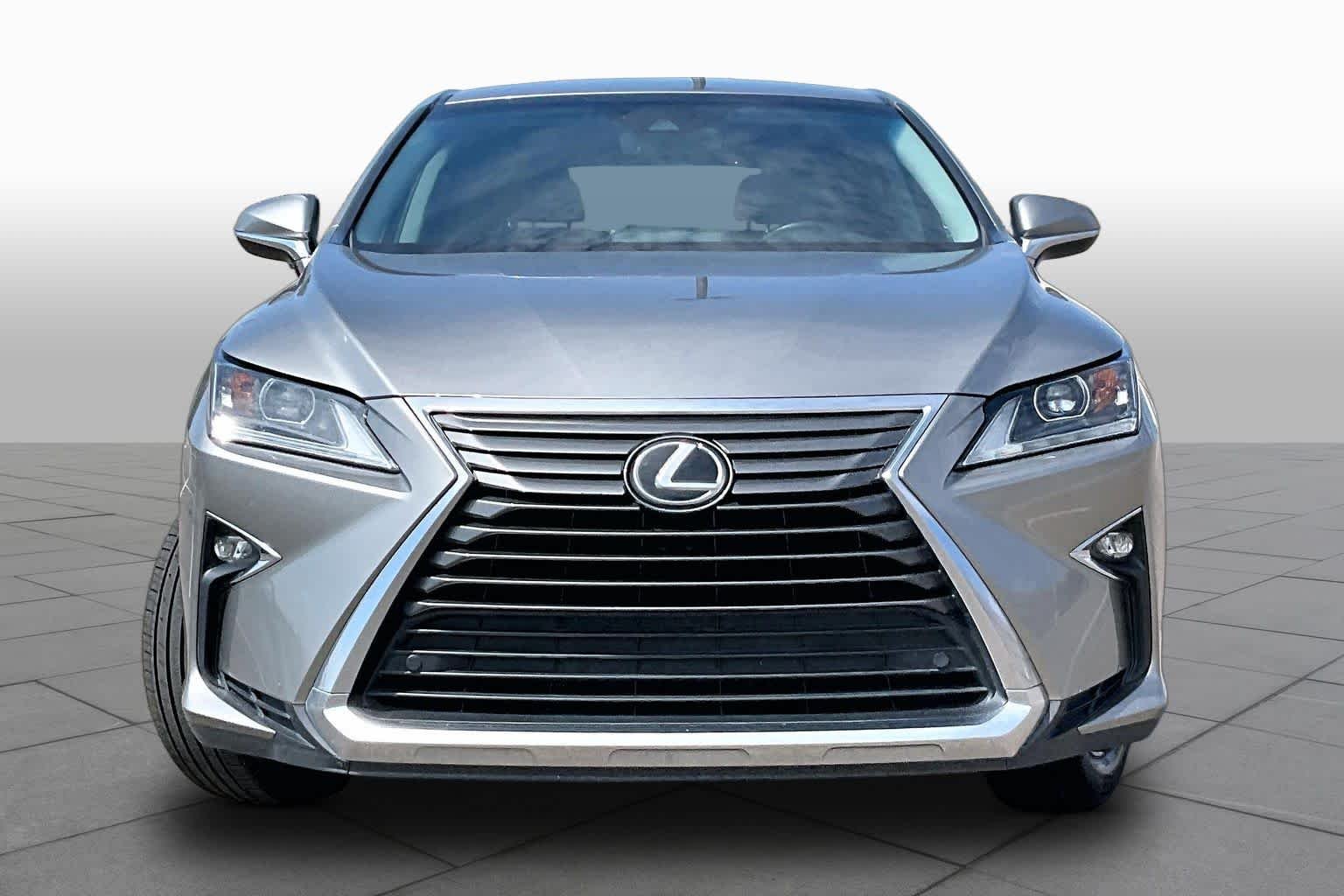 Used 2017 Atomic Silver Lexus  image 4