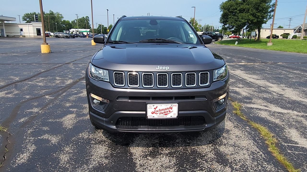Used 2017 Gray Jeep Latitude image 3
