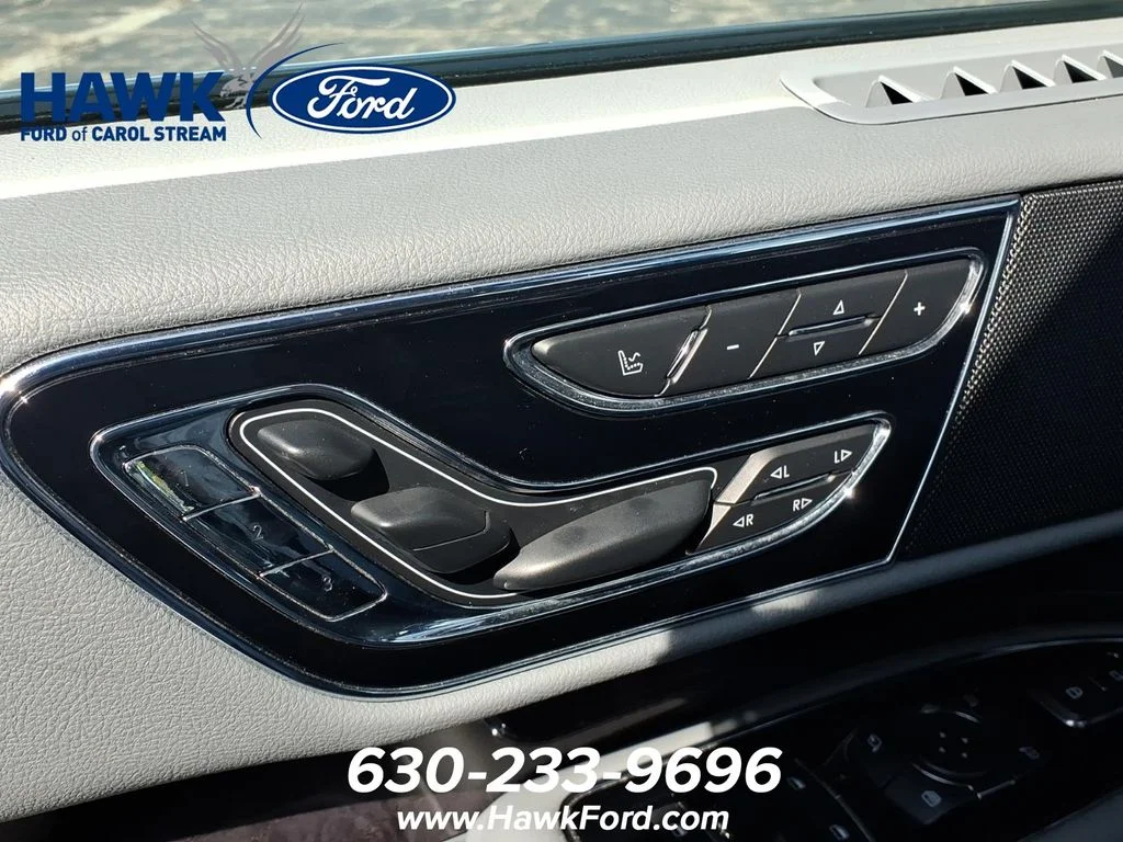Used 2019 Black Metallic Lincoln Reserve image 17
