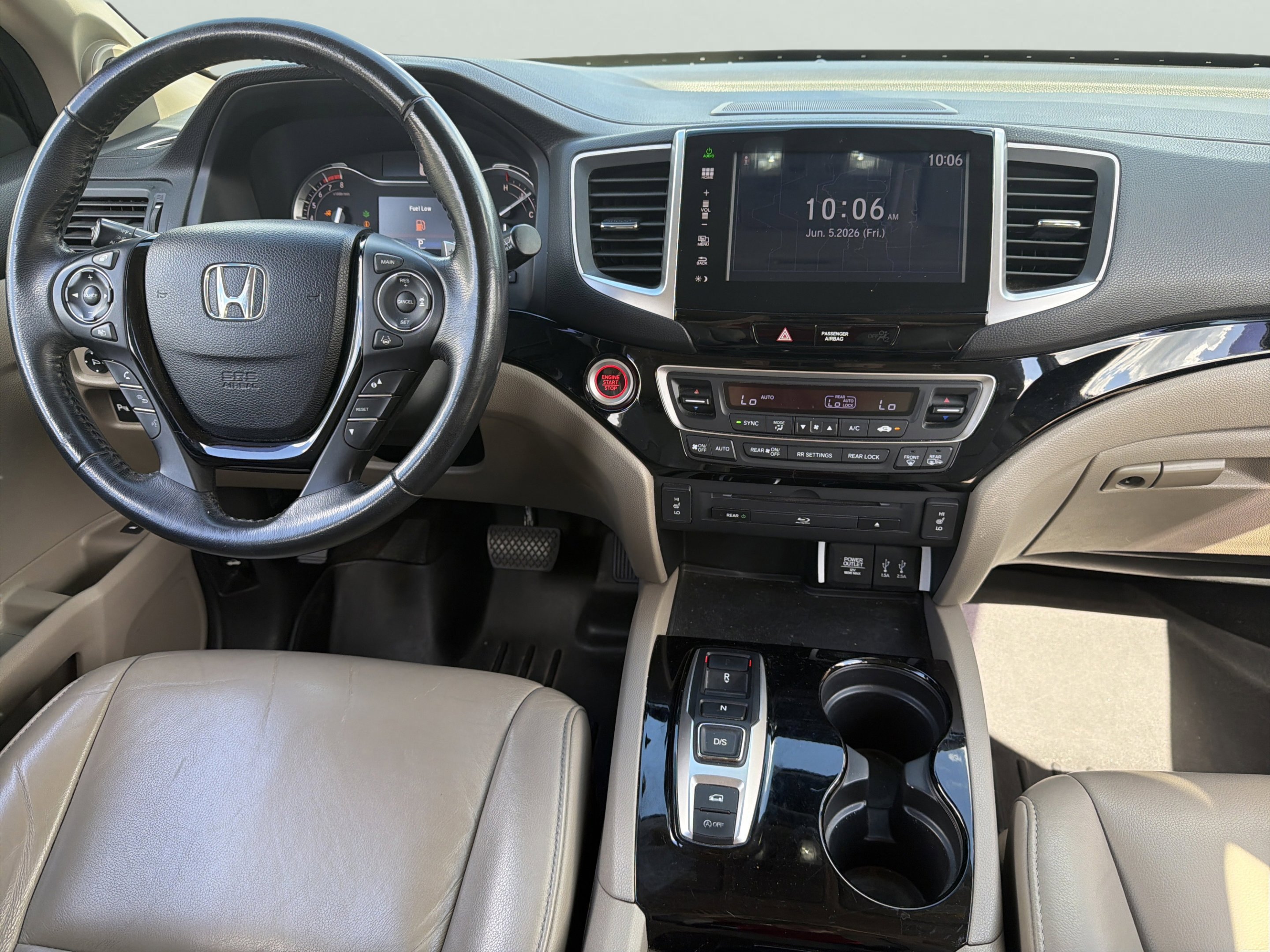 Used 2016 White Diamond Pearl Honda Touring image 9