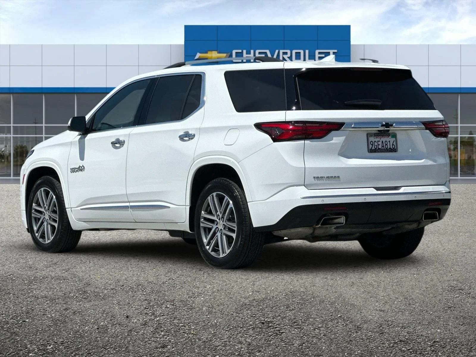 Used 2023 SUMMIT WHITE Chevrolet High Country image 6