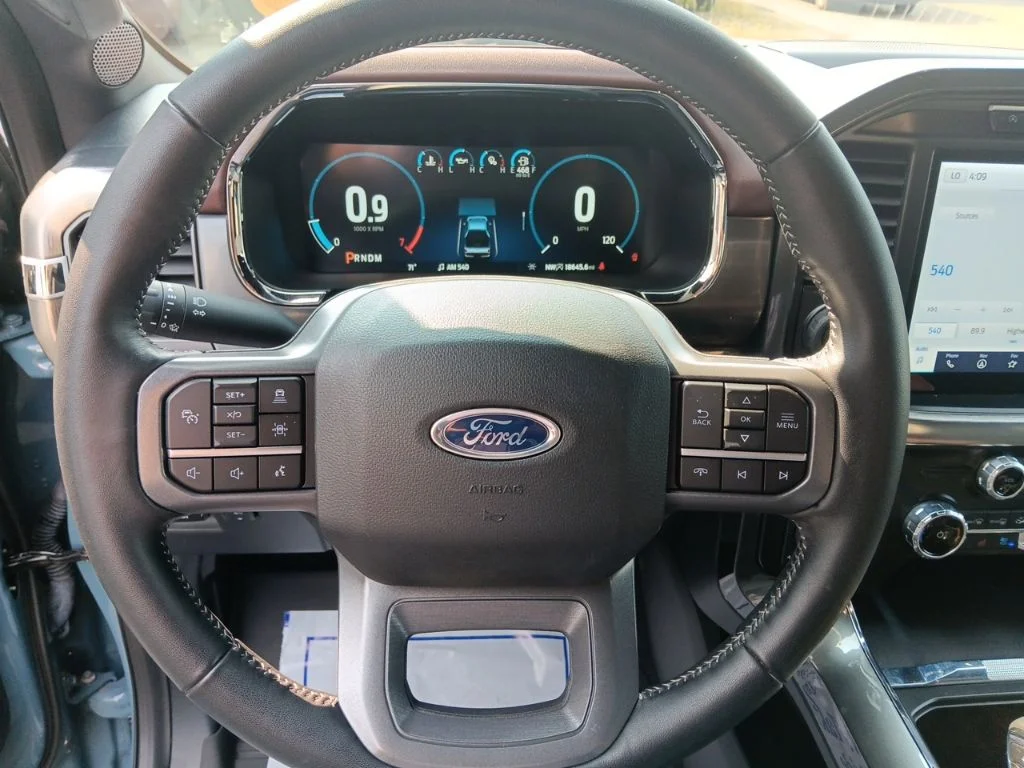 Used 2023 Blue Ford Lariat image 18