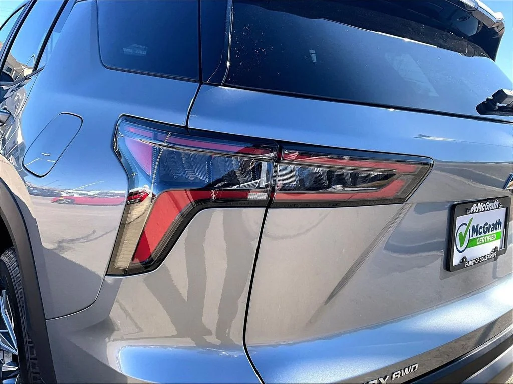 Used 2025 Gray Chevrolet LT image 25