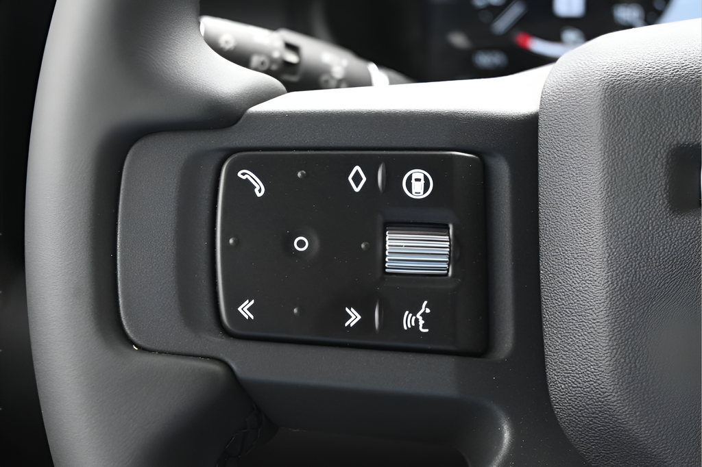New 2026 Blue Land Rover X-Dynamic SE image 18