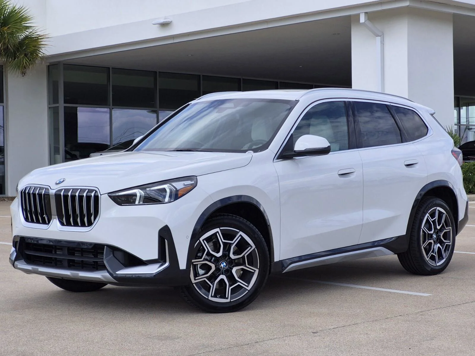 2026 BMW X1 xDrive28i's photo