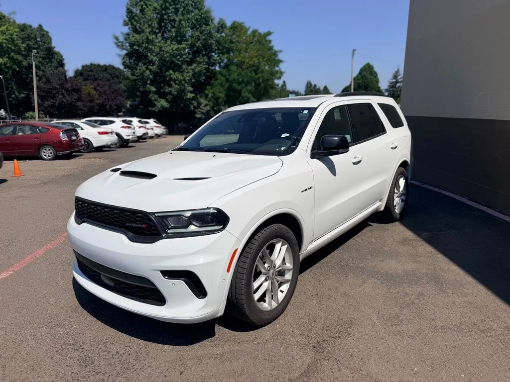 Used 2025 White Knuckle Clearcoat Dodge R/T Plus image 10