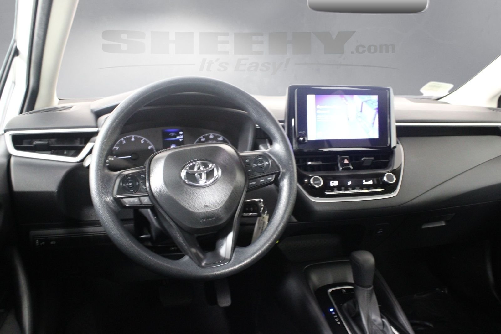 Used 2025 White Toyota LE image 3