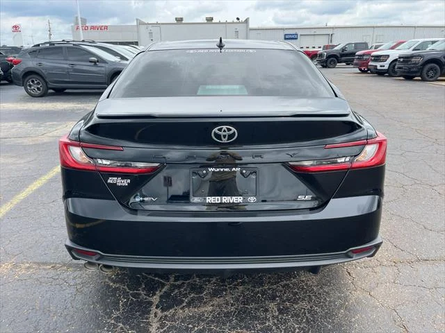 2025 Toyota Camry SE - Photo 6