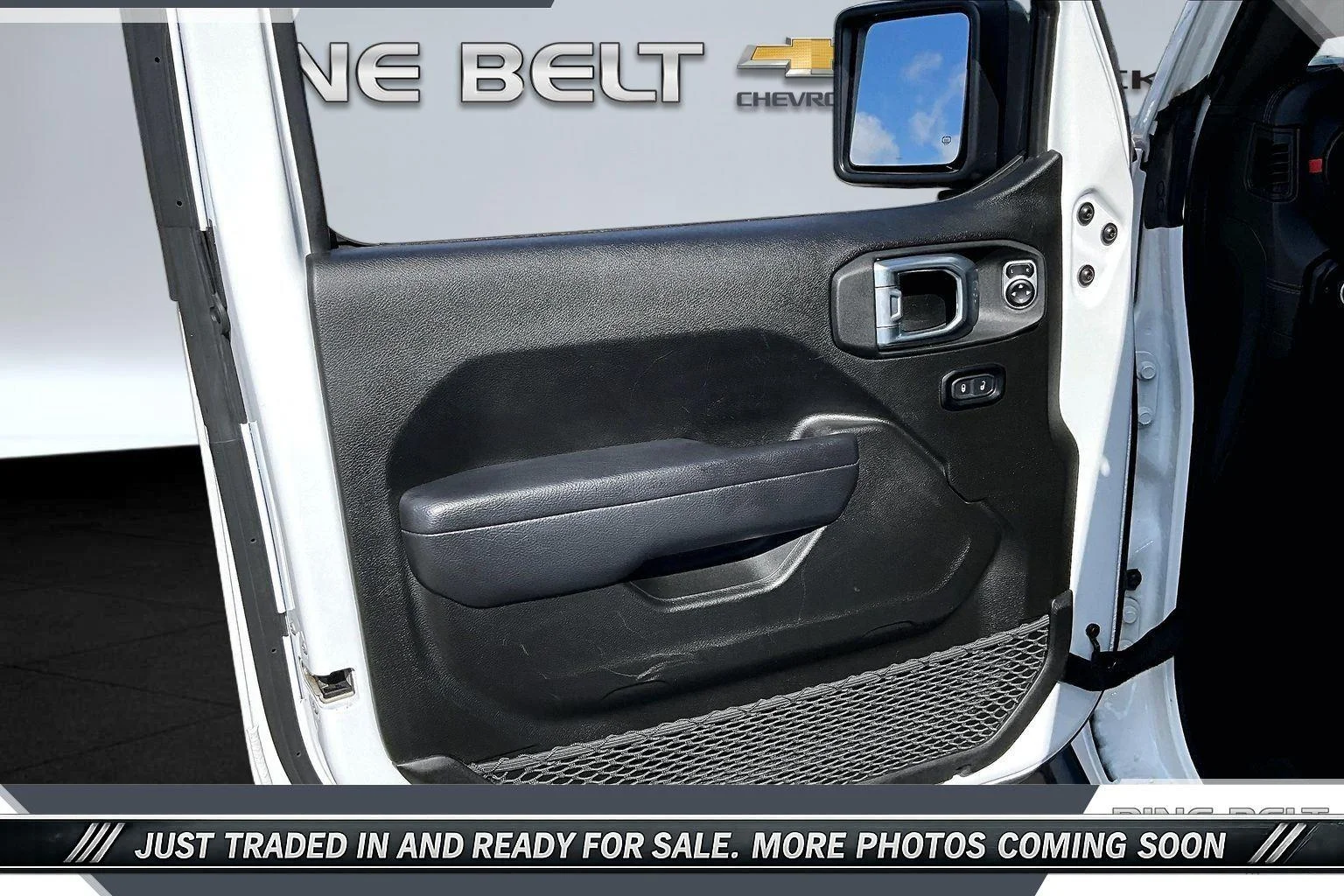 Used 2025 White Jeep 4-Door Rubicon 4x4 image 17