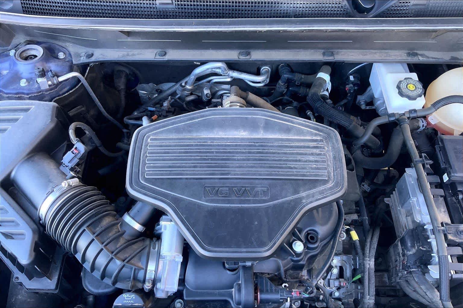 Used 2023 Ultra Blue Metallic GMC Denali image 31