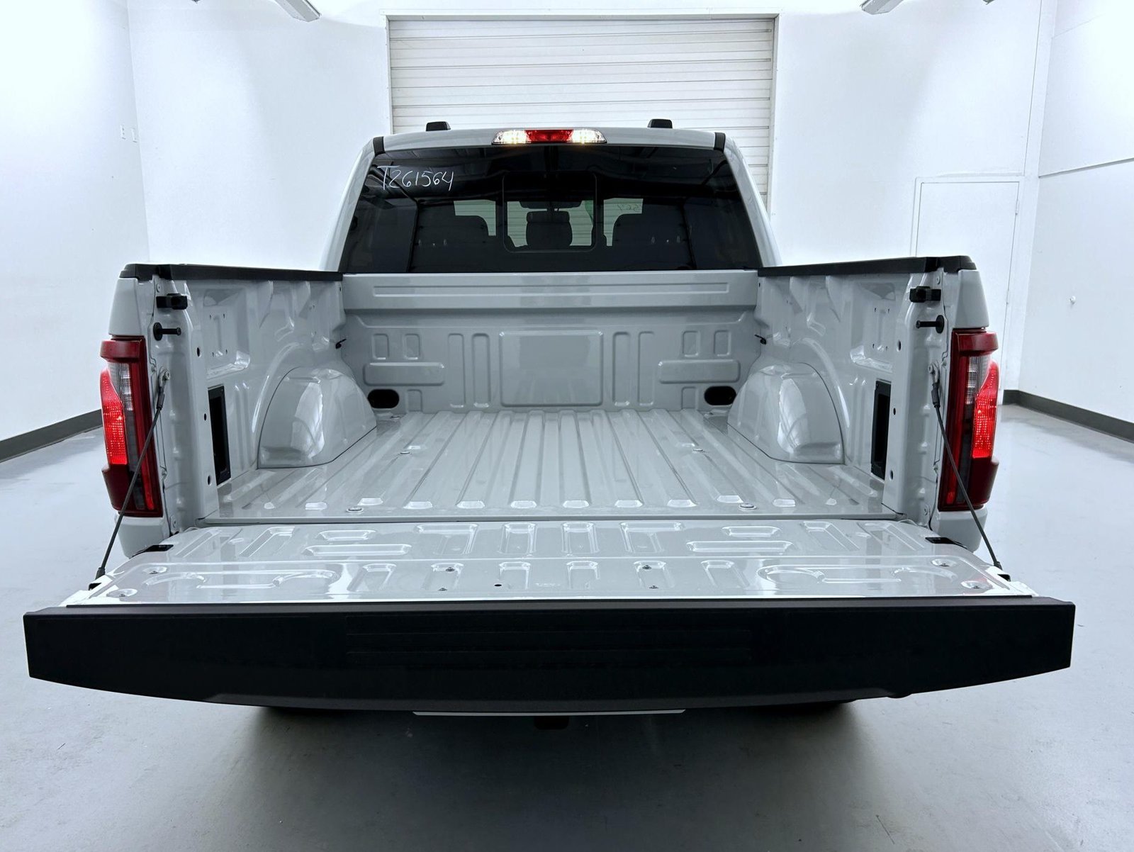 New 2026 Avalanche Ford XLT image 22
