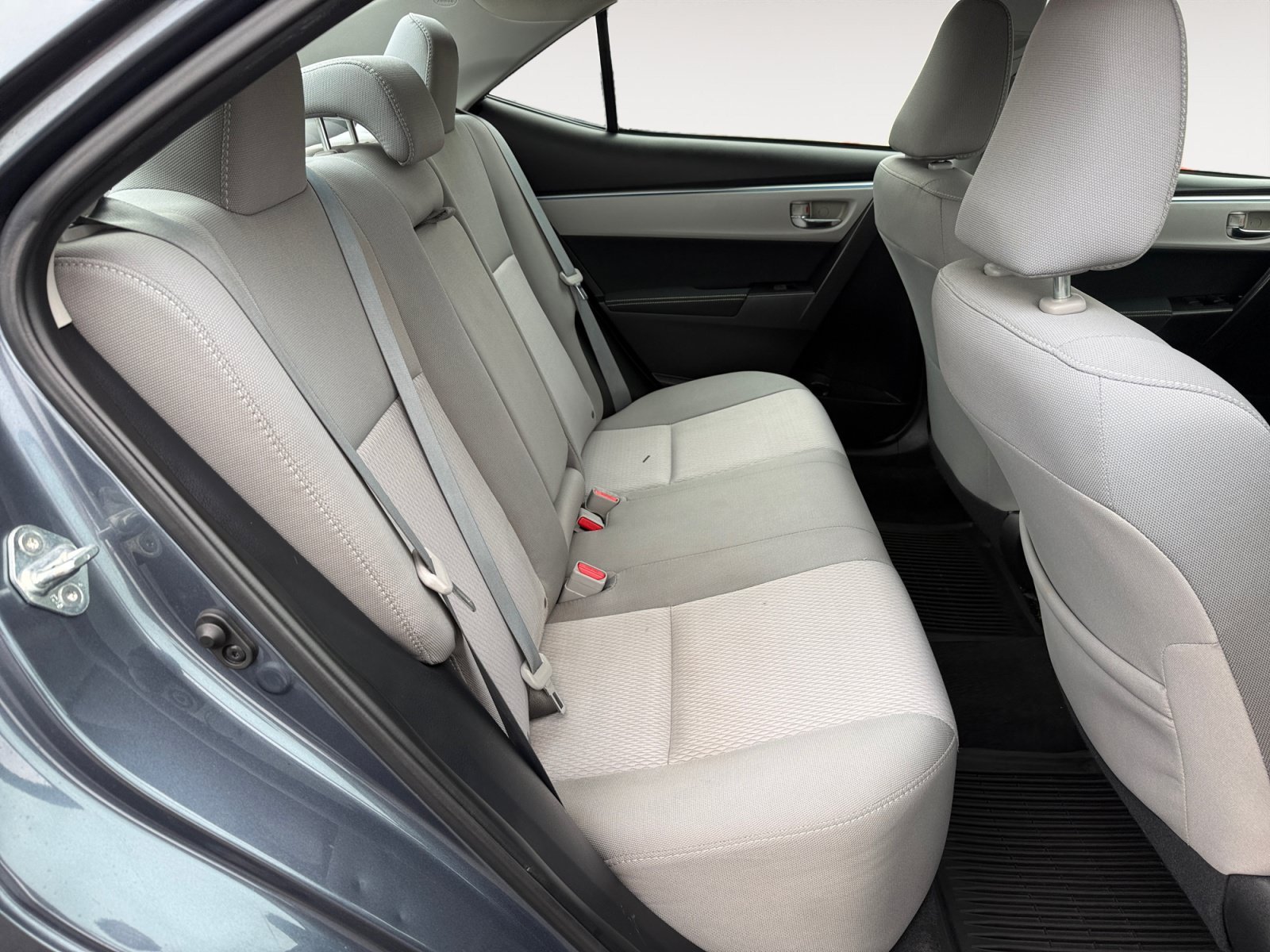 Used 2015 Slate Metallic Toyota LE image 18