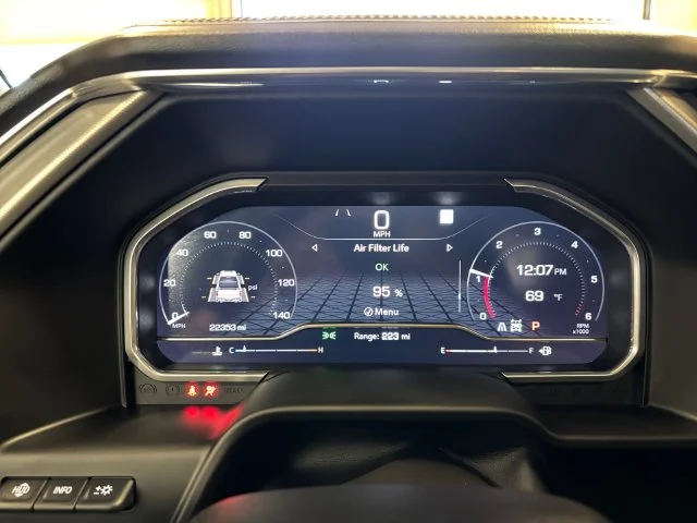 Used 2023 White GMC Denali image 17