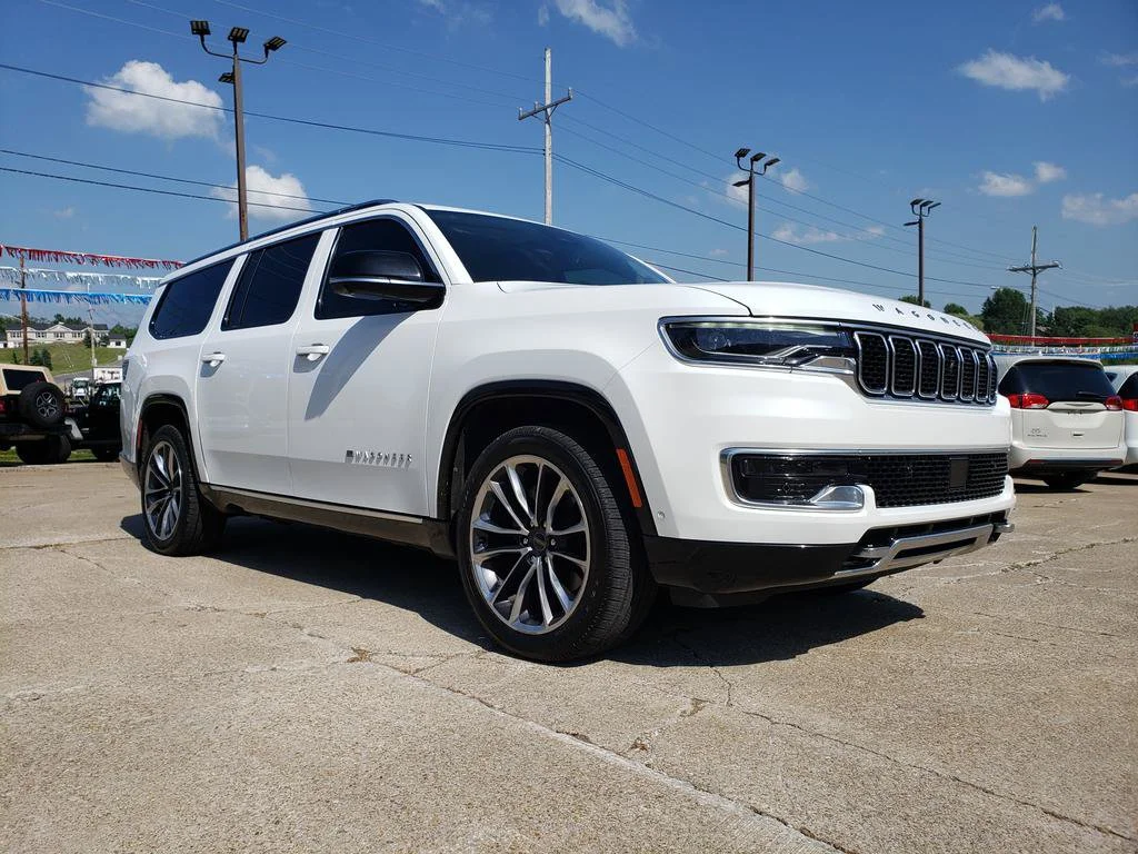 2023 Jeep Wagoneer L Series III 4WD's photo