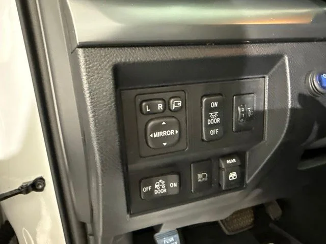 Used 2019 White Toyota Platinum image 18