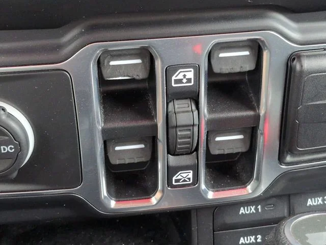 Used 2020 Black Jeep Unlimited Sport image 21