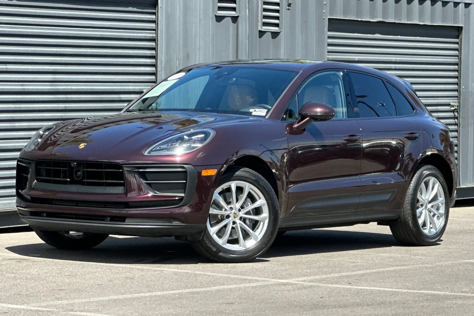 2023 Porsche Macan's photo