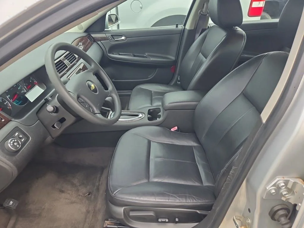 Used 2016 Silver Chevrolet LTZ image 7