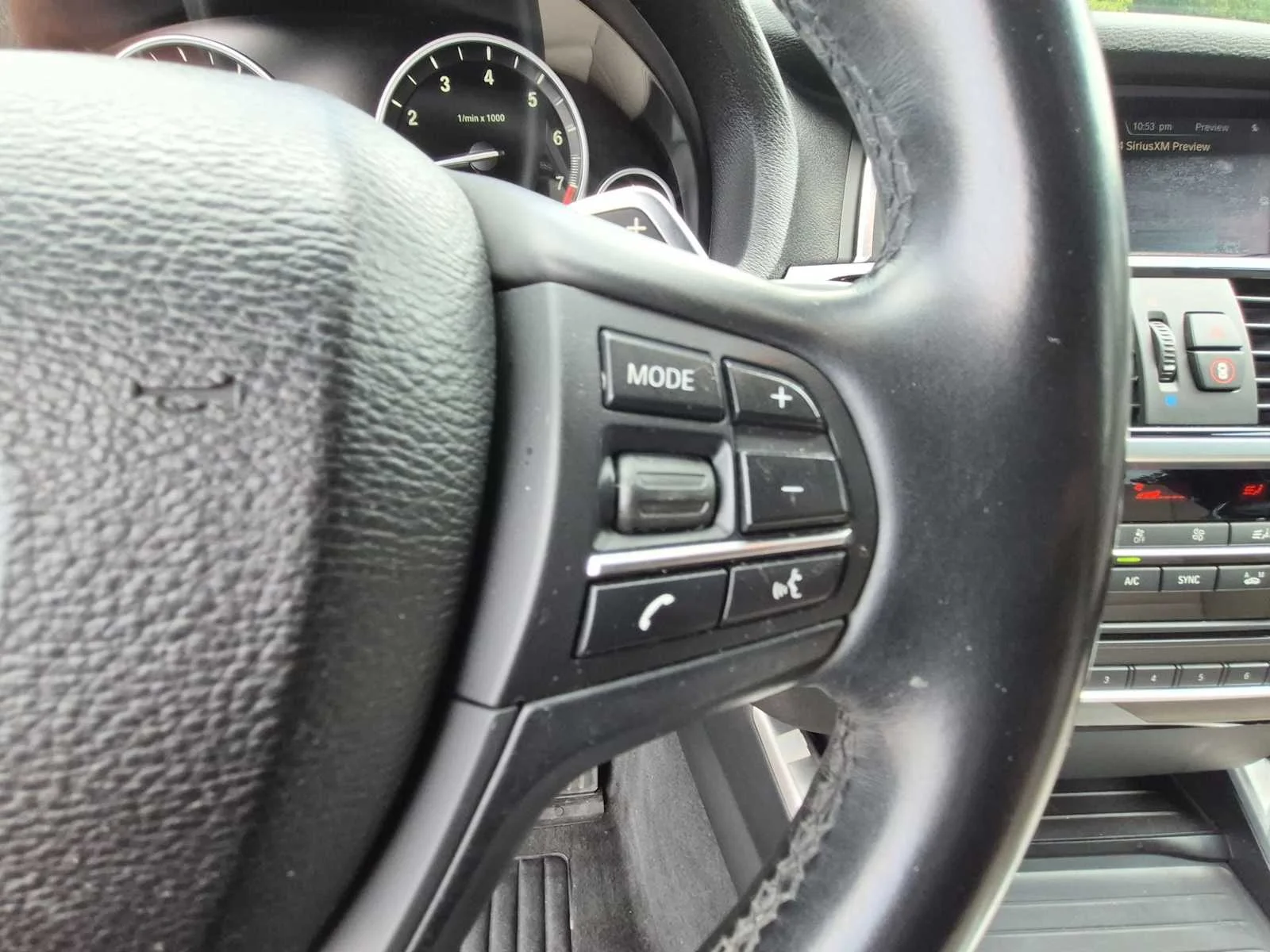 Used 2016 Alpine White BMW xDrive28i image 26