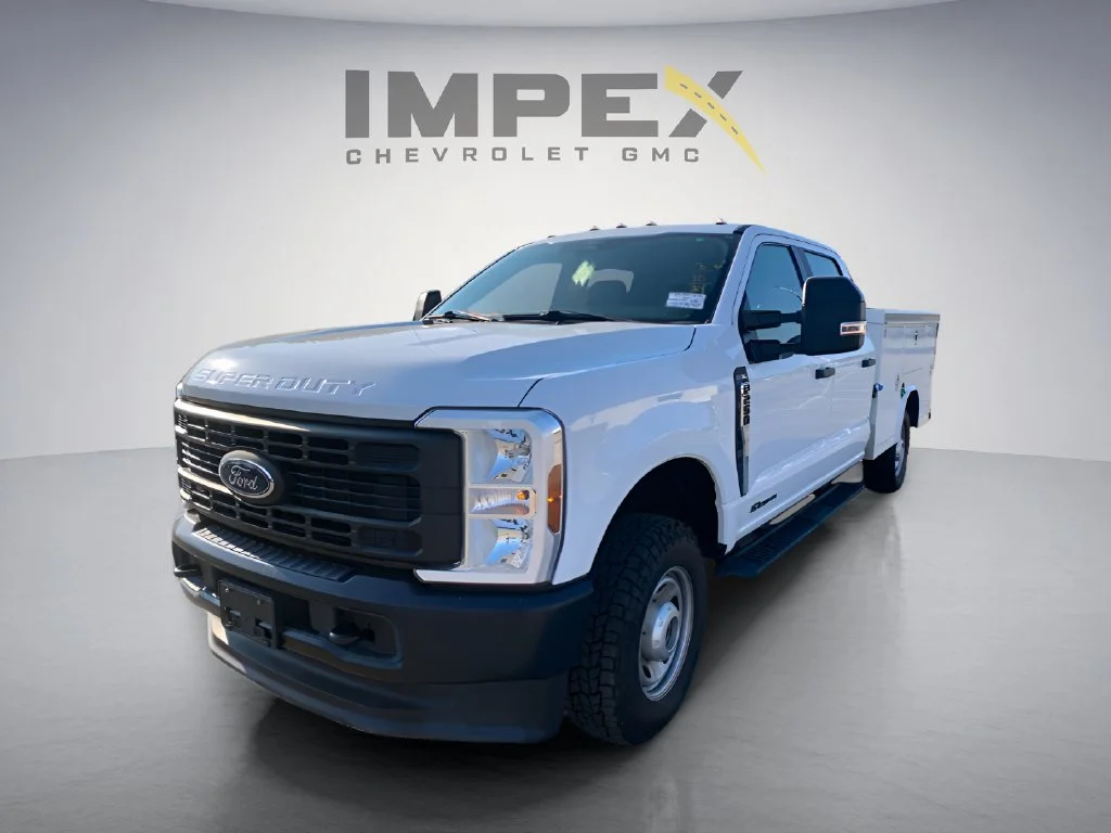 Used 2024 White Ford XL image 1