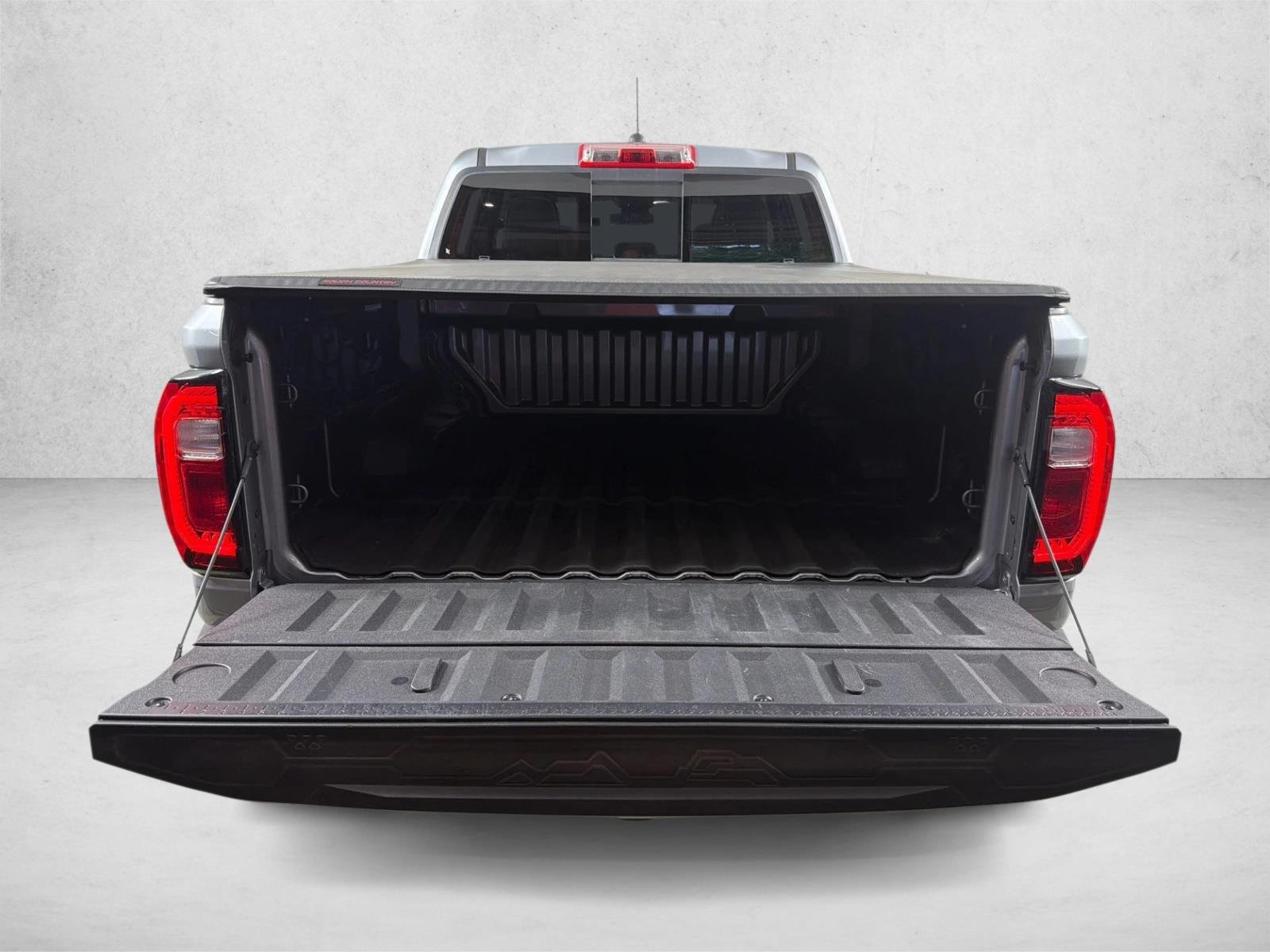 Used 2024 Sterling Metallic GMC 4WD AT4 image 18