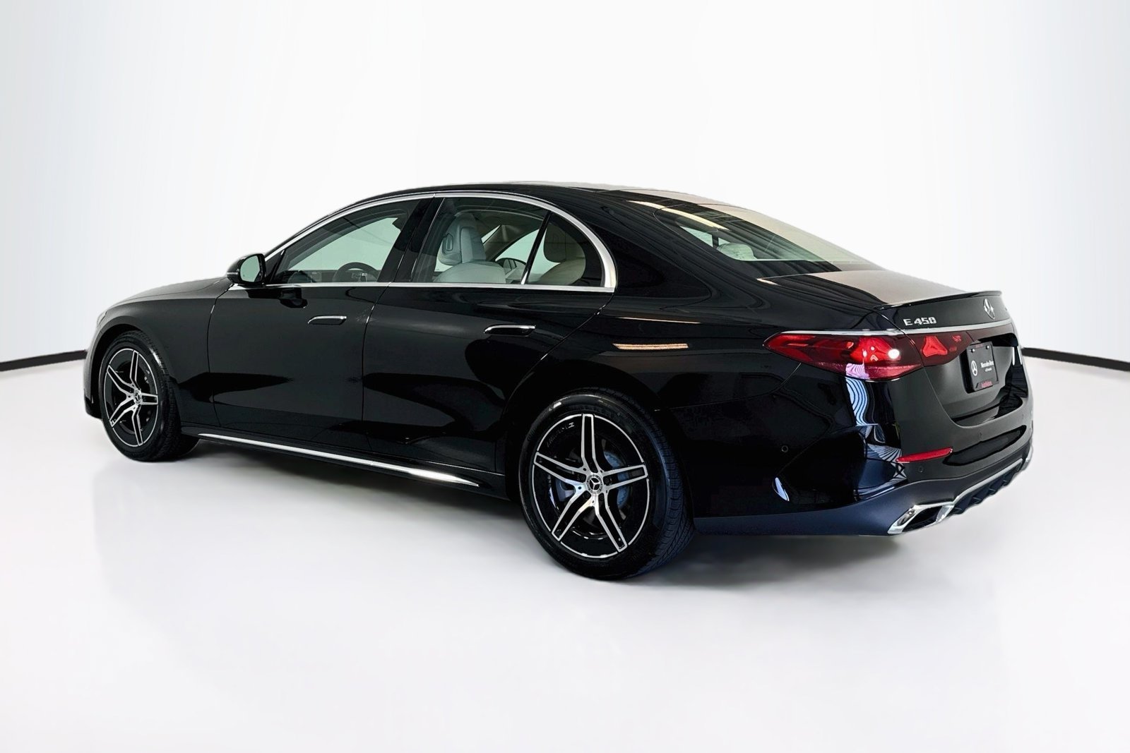 New 2027 Black Mercedes-Benz E 450 image 7
