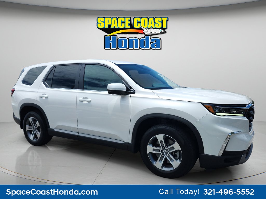 Used 2025  Honda EX-L image 2