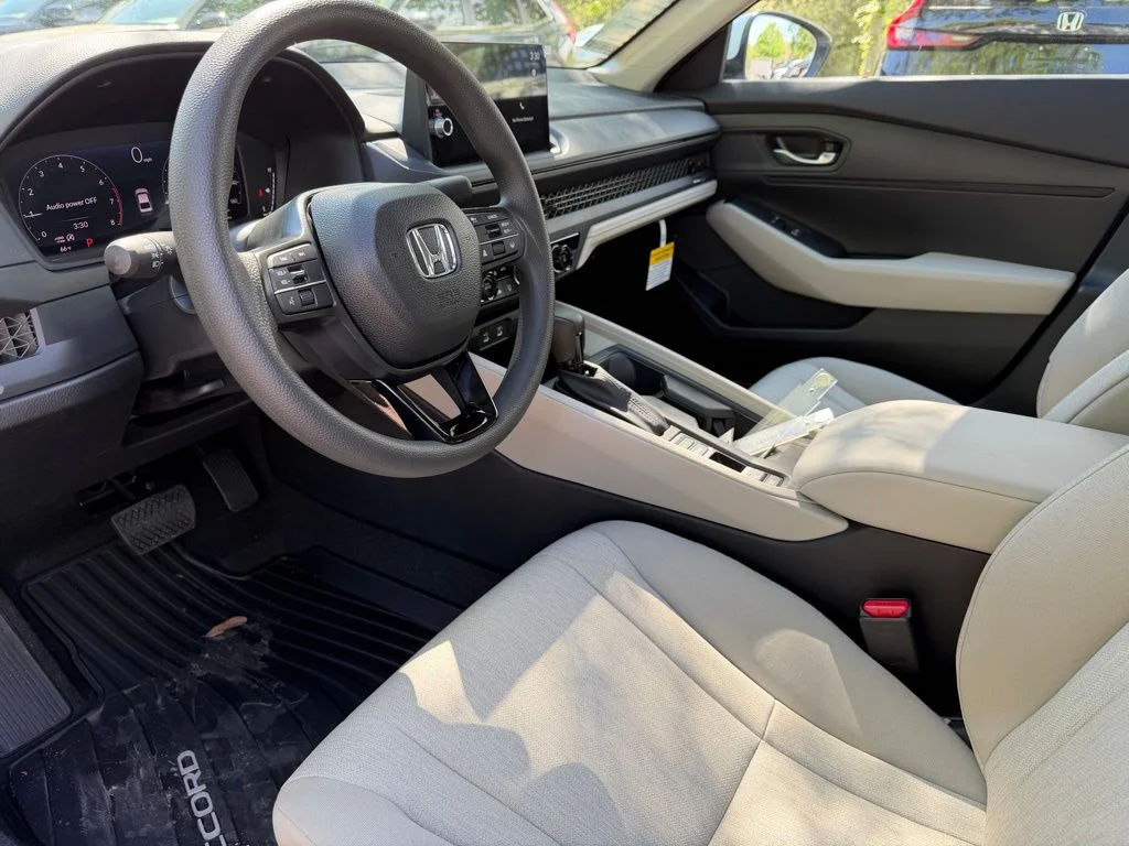 New 2026 Platinum White Pearl Honda LX image 15