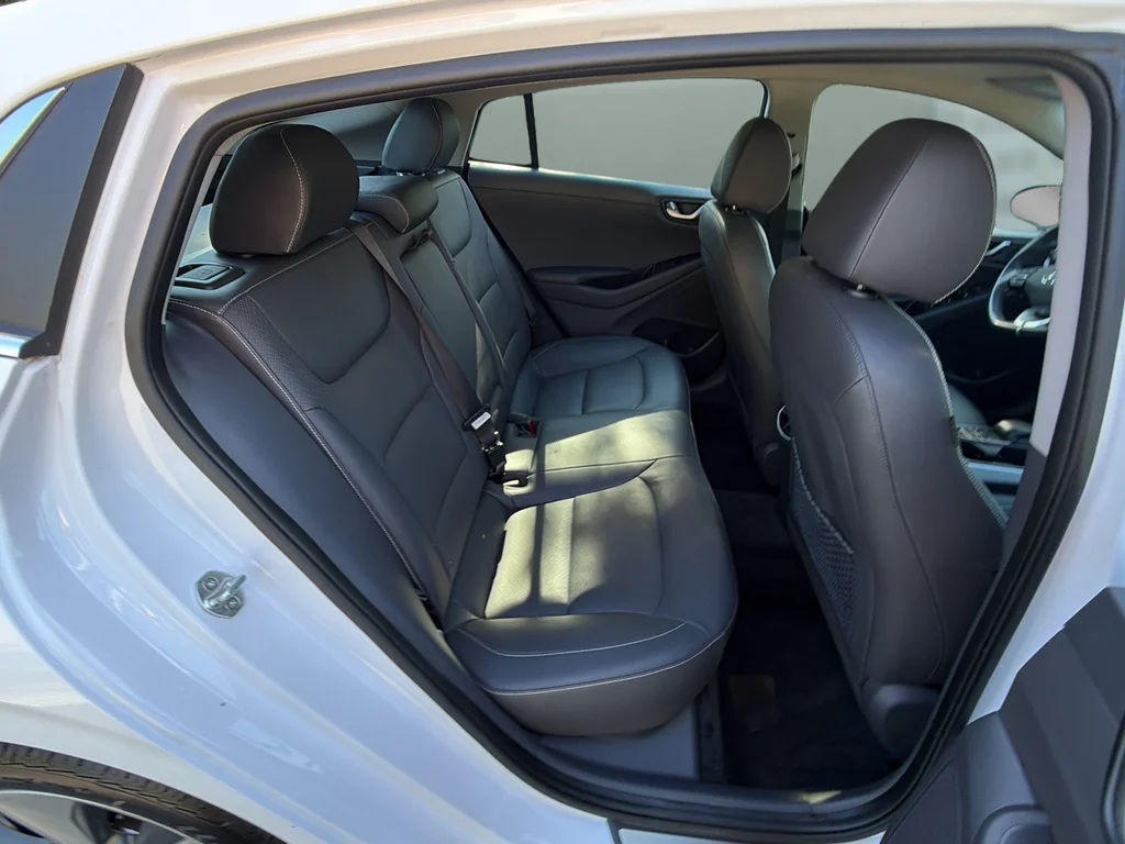 Used 2019 Ceramic White Hyundai Limited image 17