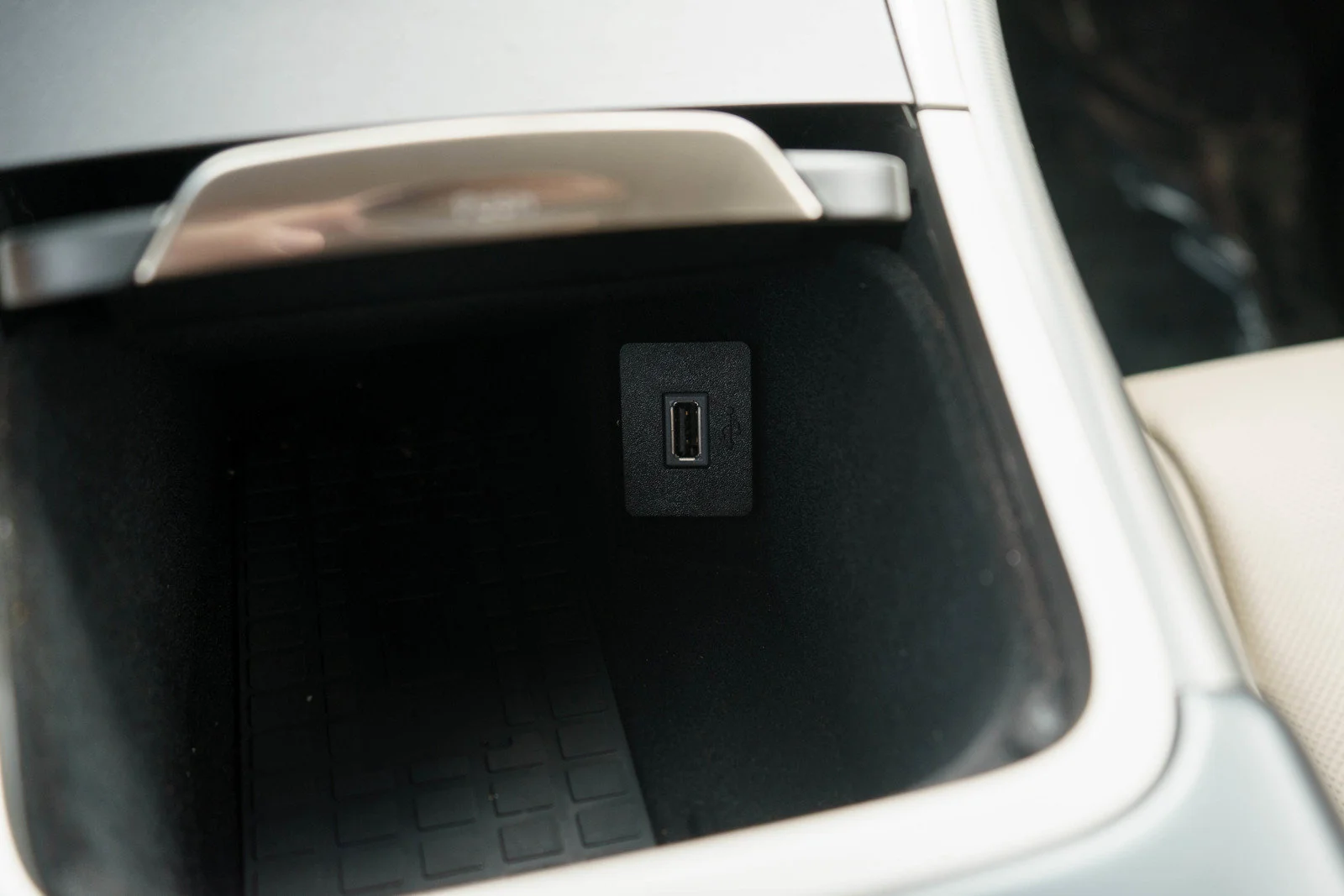 Used 2020 White Lincoln Reserve image 19