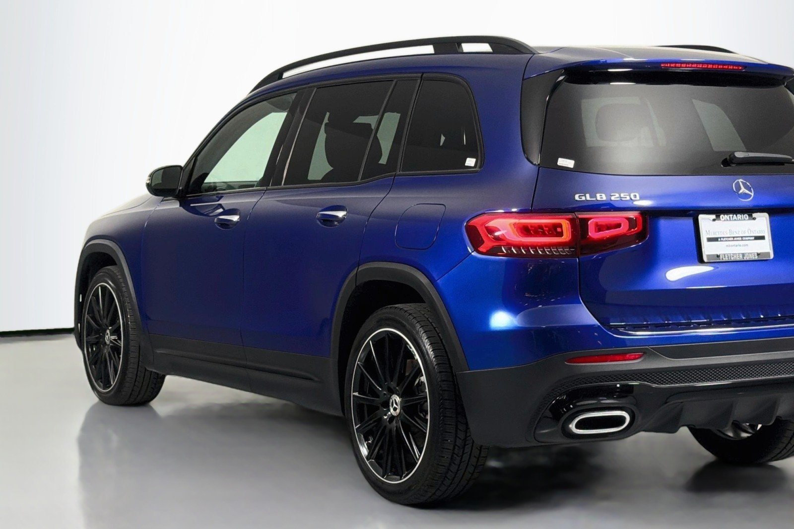 Used 2020 Galaxy Blue Metallic Mercedes-Benz 250 image 15