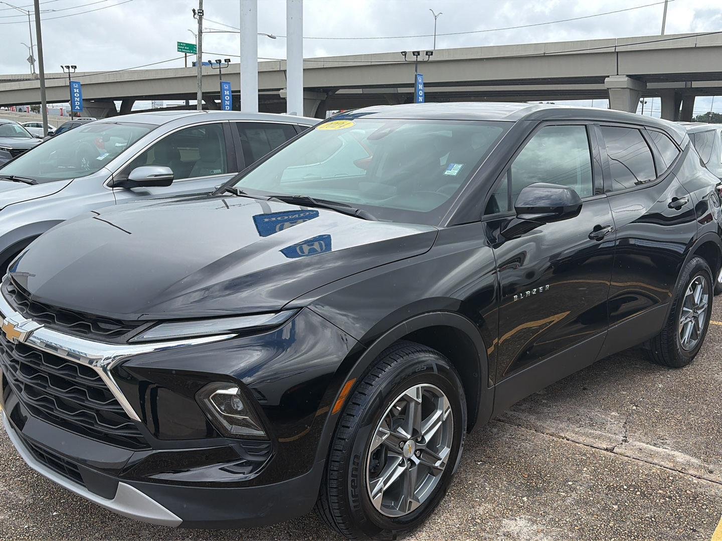 Used 2024 BLACK CHEVROLET 2LT image 3