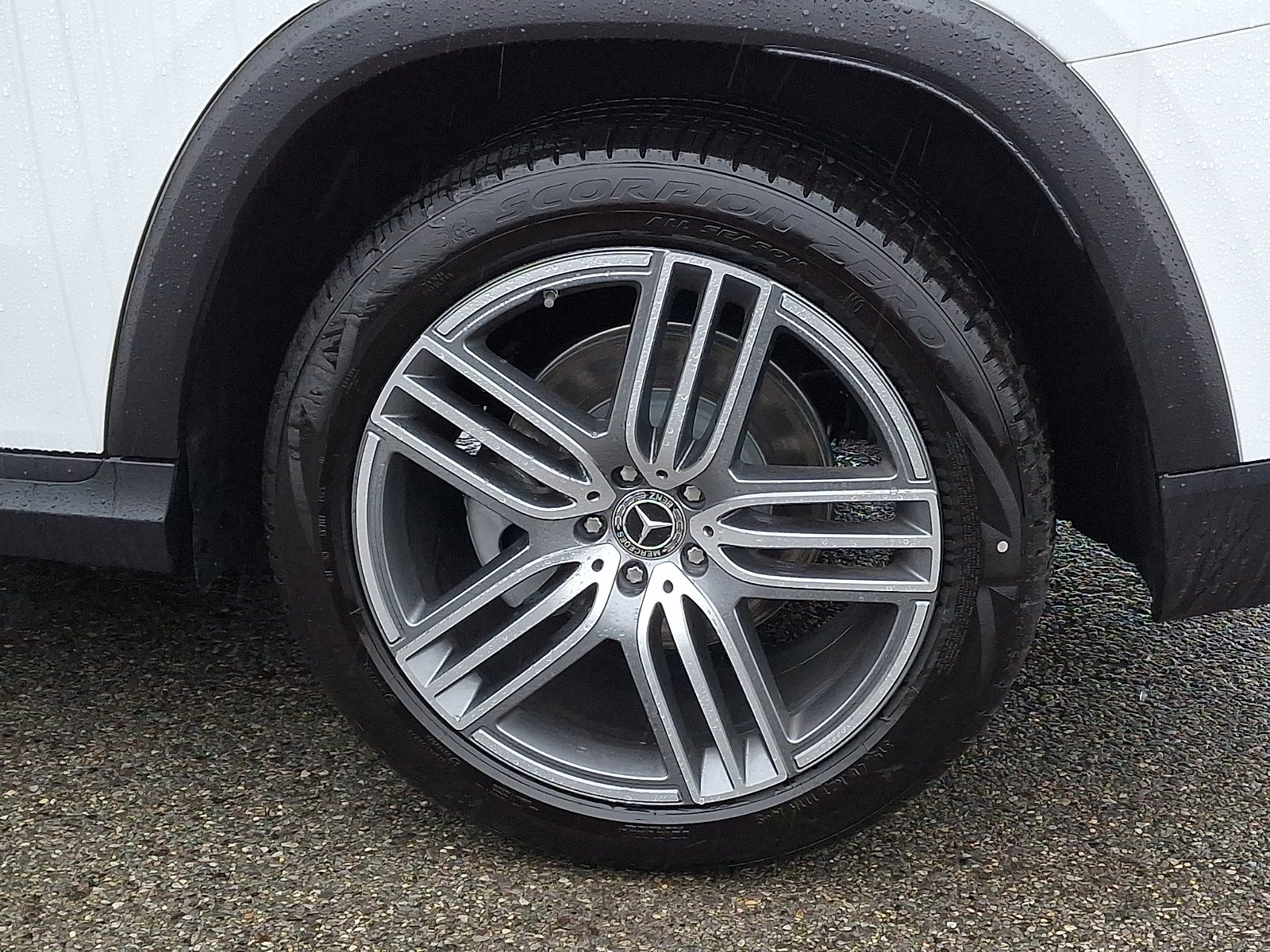 New 2026 Polar White Mercedes-Benz GLS 450 image 7