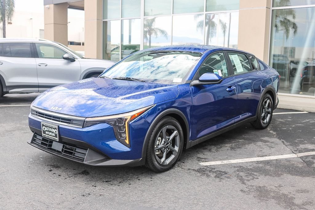 Used 2025 Blue Kia LXS image 3