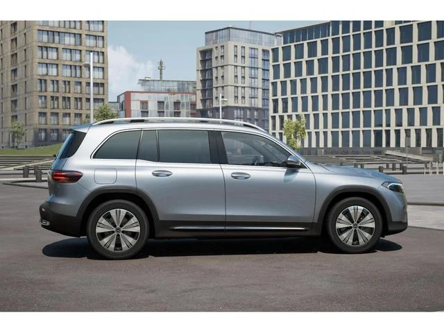 Used 2025 Silver Mercedes-Benz 250+ image 19