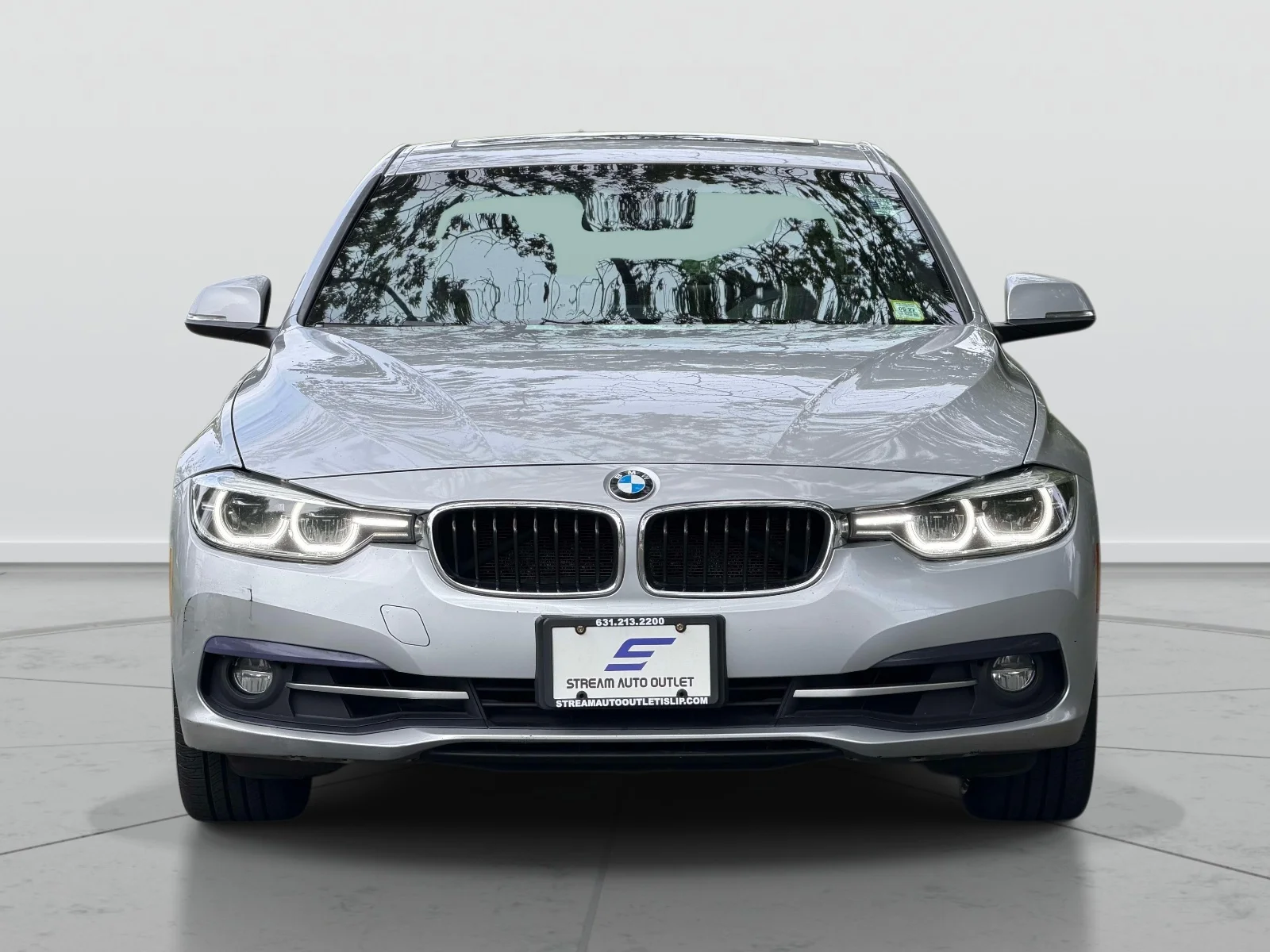 Used 2018 Silver BMW 330i xDrive image 2