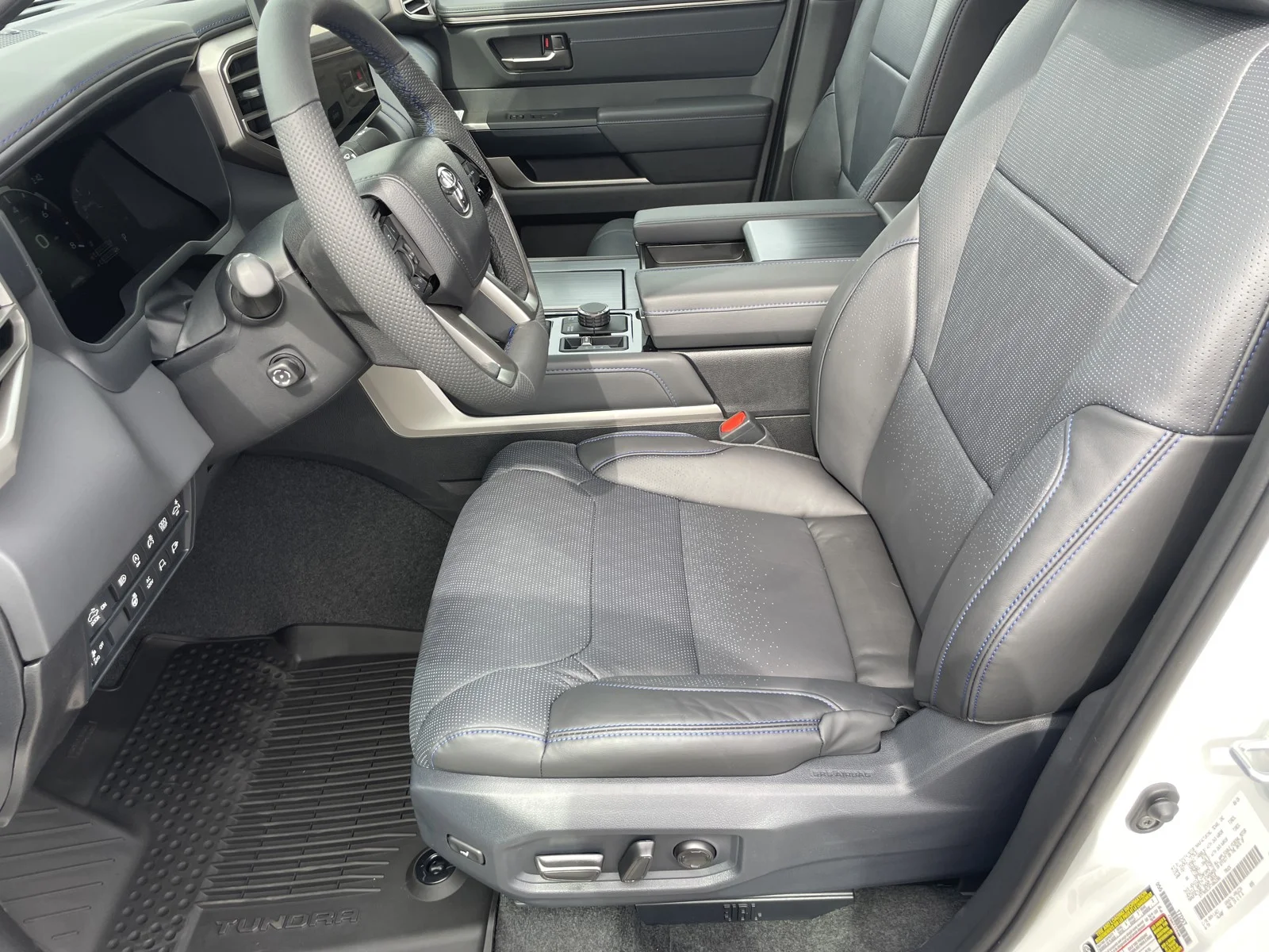 New 2026 Wind Chill Pearl Toyota Platinum image 16