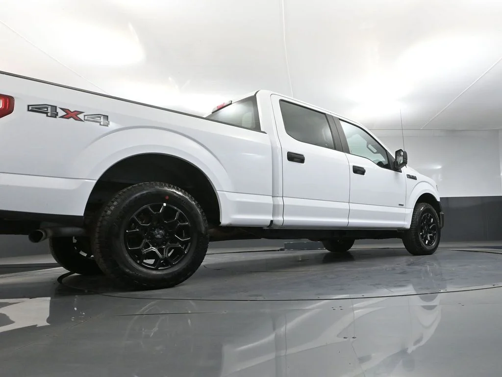 Used 2016 White Ford XL image 47