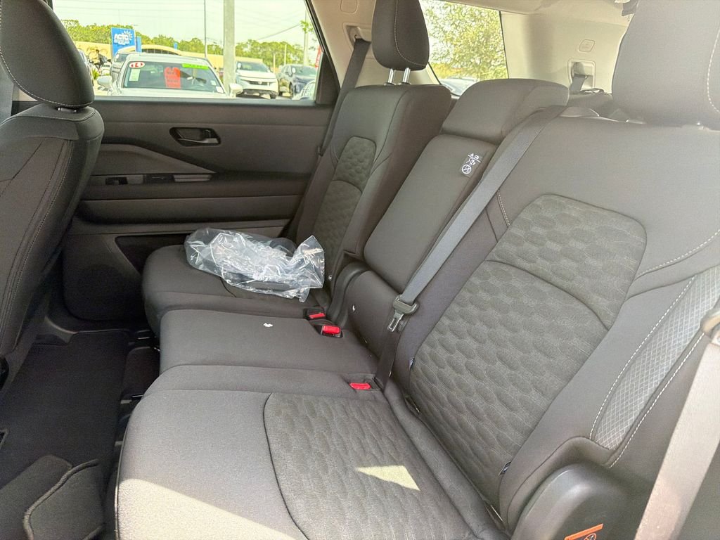 New 2026 Nissan Pathfinder SV 4D Sport Utility