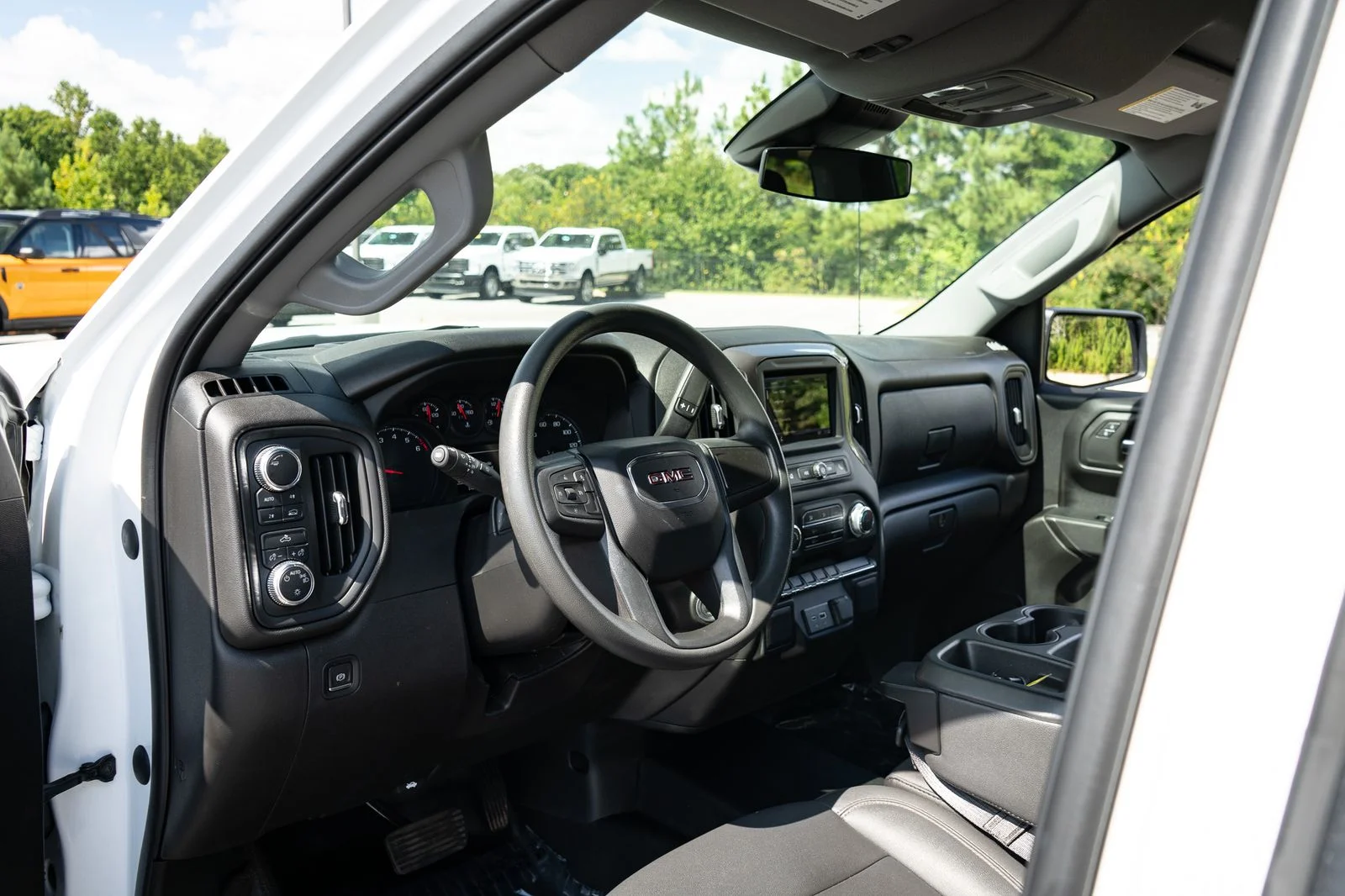 Used 2023 White GMC Pro image 13