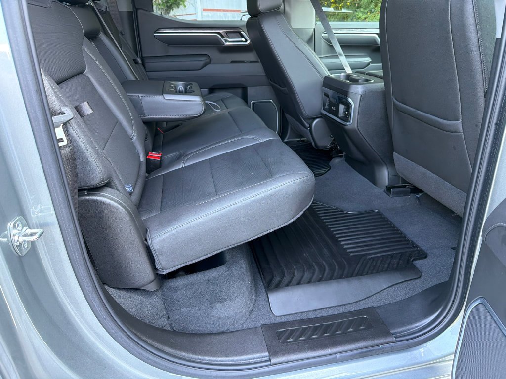 2025 Chevrolet Silverado 1500 LTZ - Photo 15